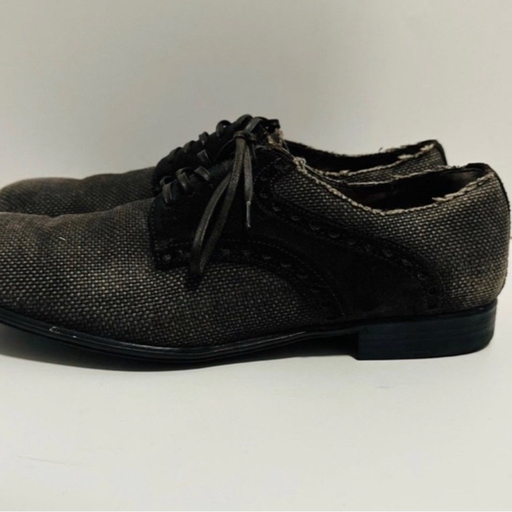 Dolce & Gabbana Black Textured Lace-Up Loafers